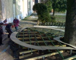 Fase costruzione giardino pensile (foglie)